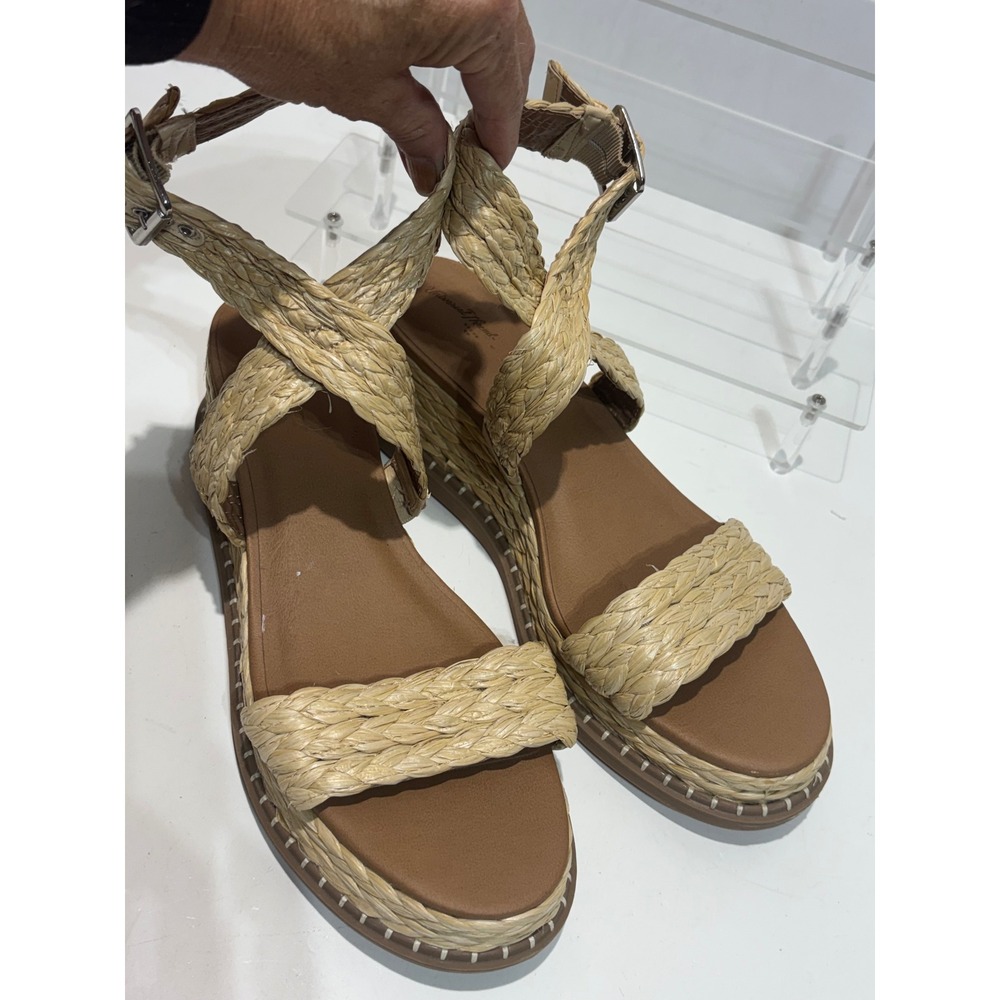Universal Thread Wedge Sandals Womens 11 Tan Woven Straw Ankle Strap Espadrille